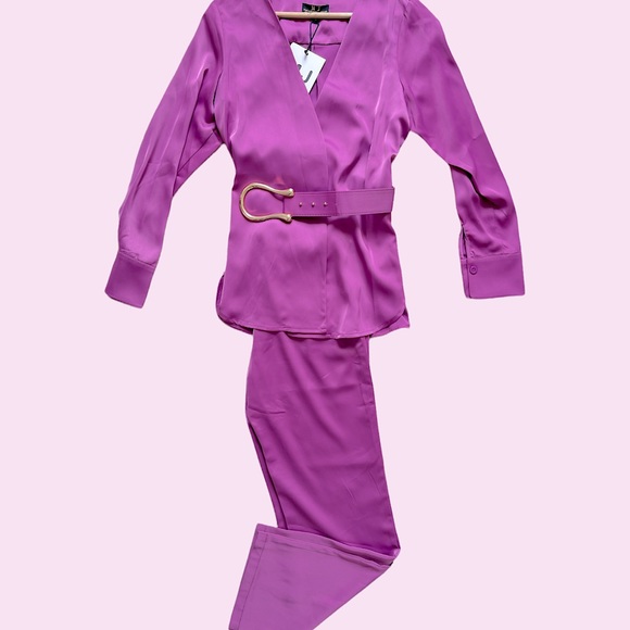 Premium quality Blazer And Pants Set - Picture 8 of 9